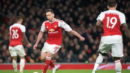 英格兰超级联赛：阿森纳与曼联的较量